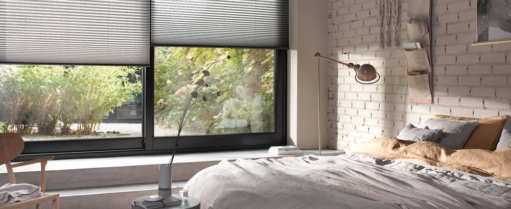 Bedroom pleated blinds