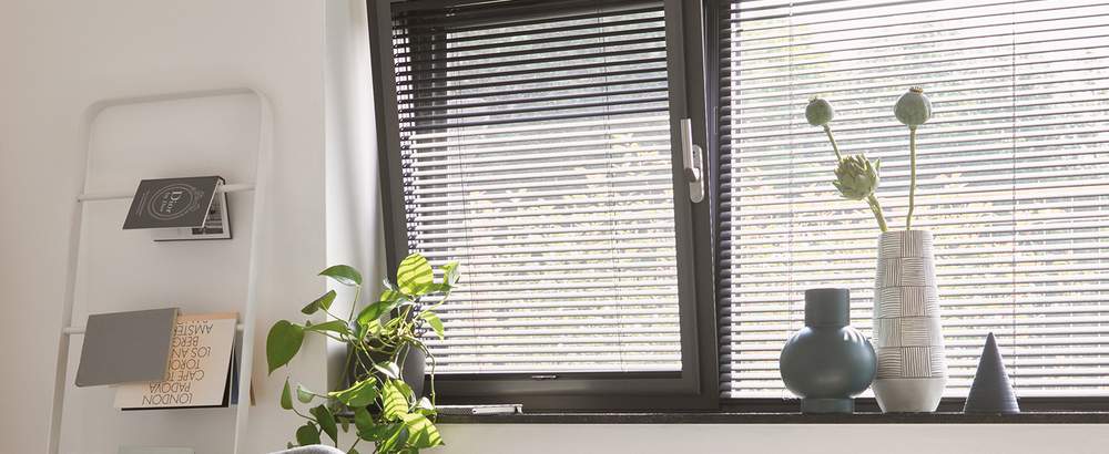 blinds for tilt and turn windows
